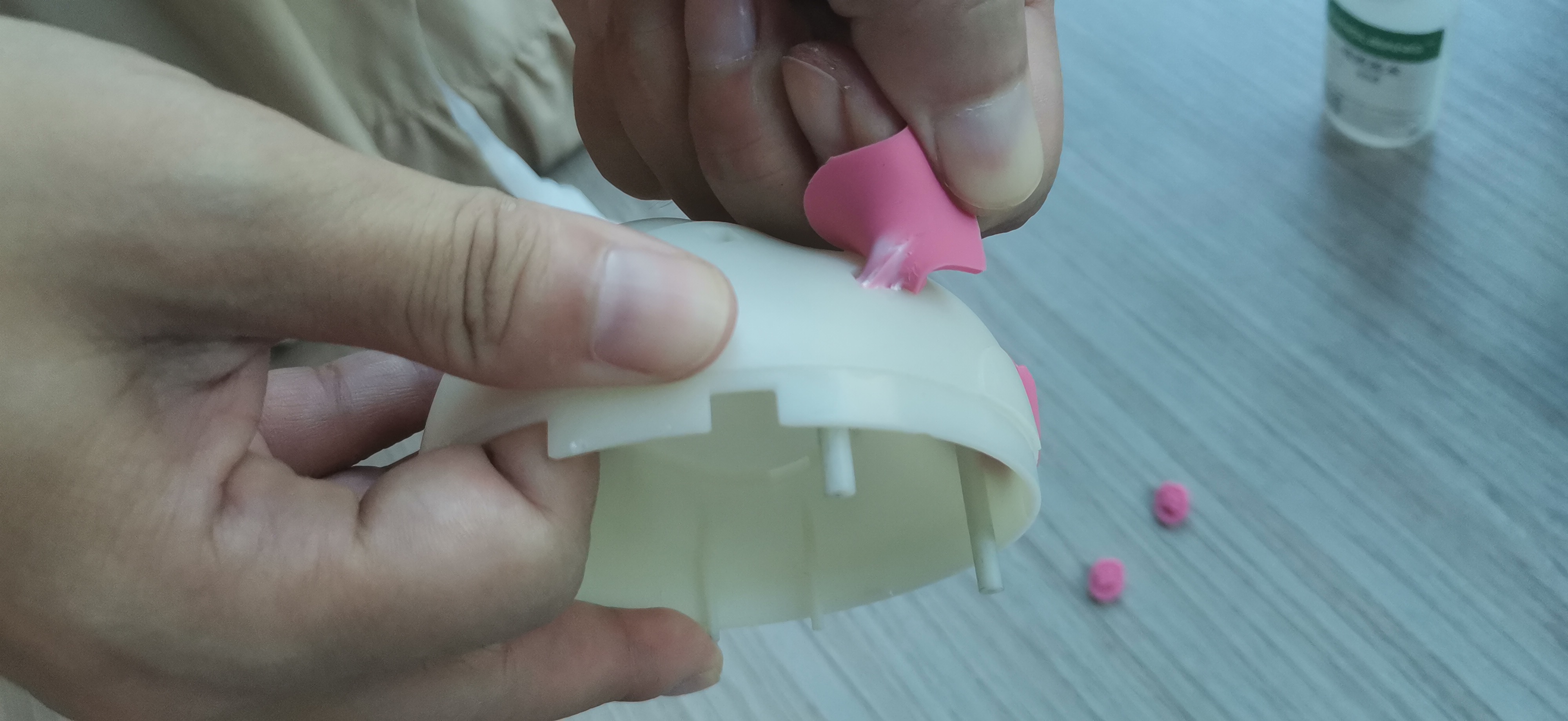 做硅膠暖手寶用什么膠水.jpg